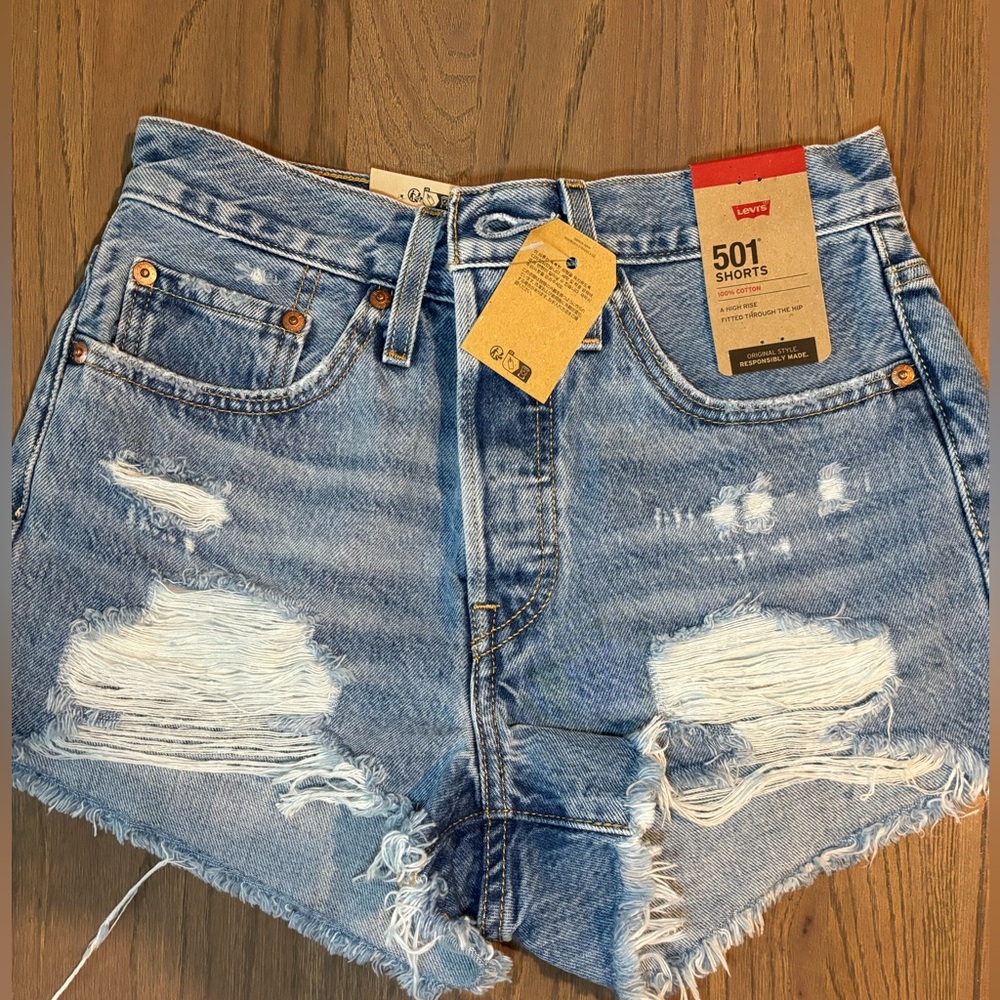 NWT Levi’s 501 High Rise Shorts
